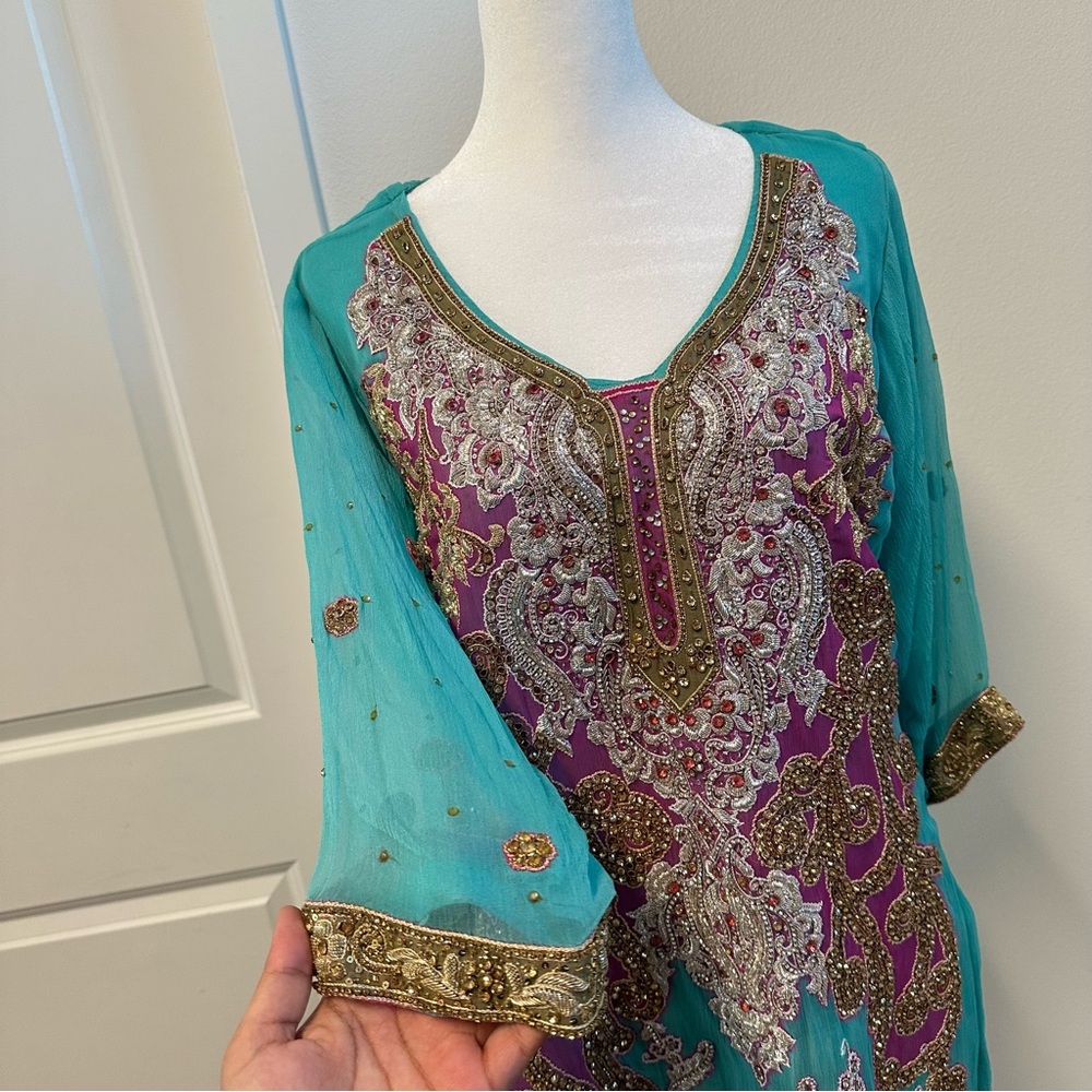 Turquoise and pink 3 piece salwar kameez - Picture 4 of 11